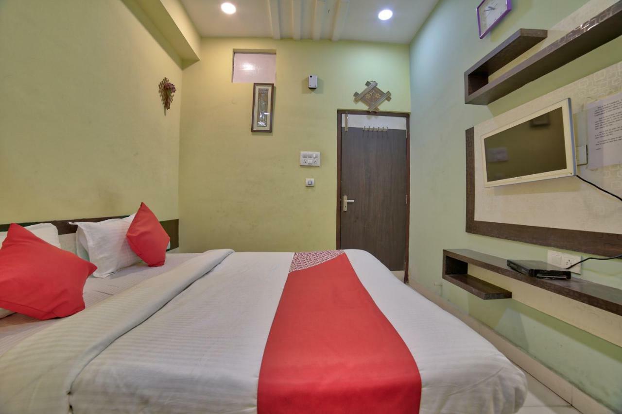 Oyo 35538 Hotel Risha Chandrapur Екстер'єр фото